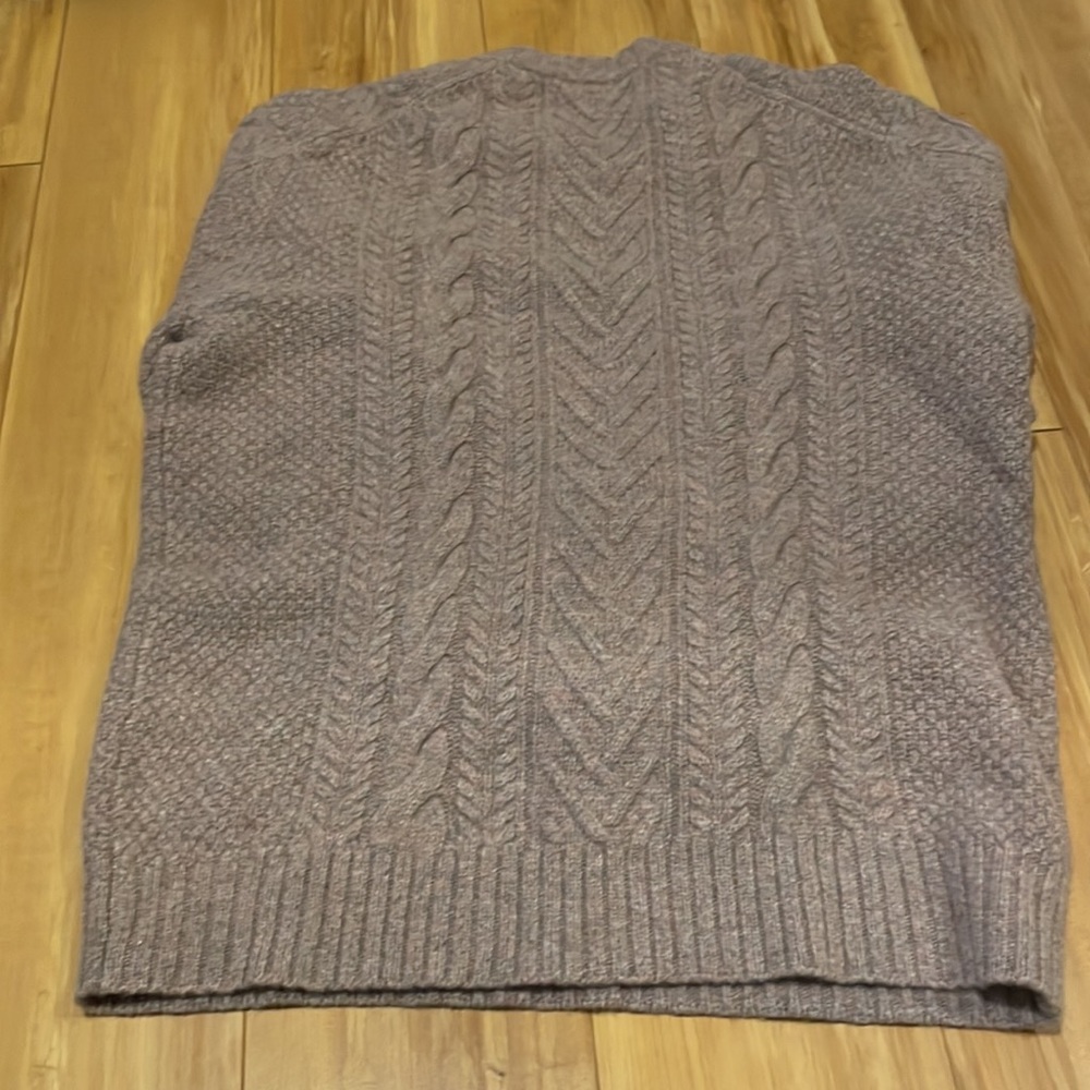 Wool - Picture 2 of 3